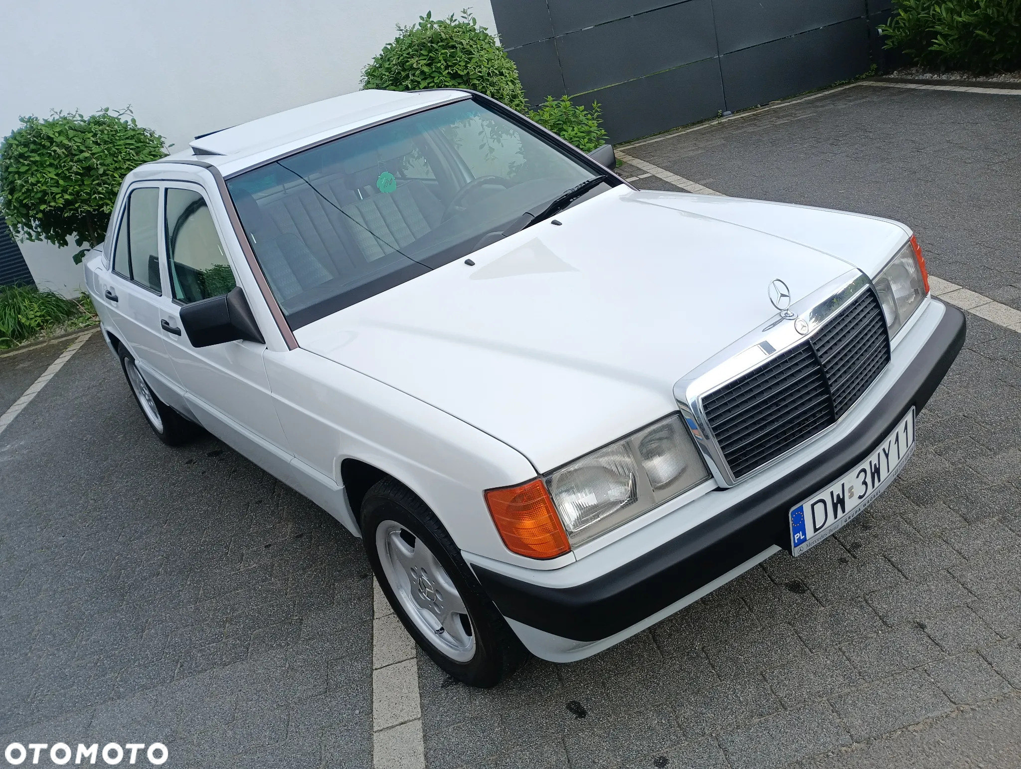 Mercedes-Benz W201 (190) - 2