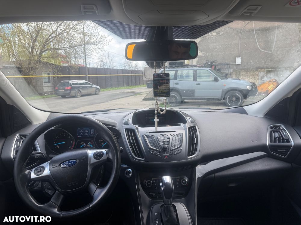 Ford Kuga 2.0 TDCi Powershift 4WD Titanium - 9