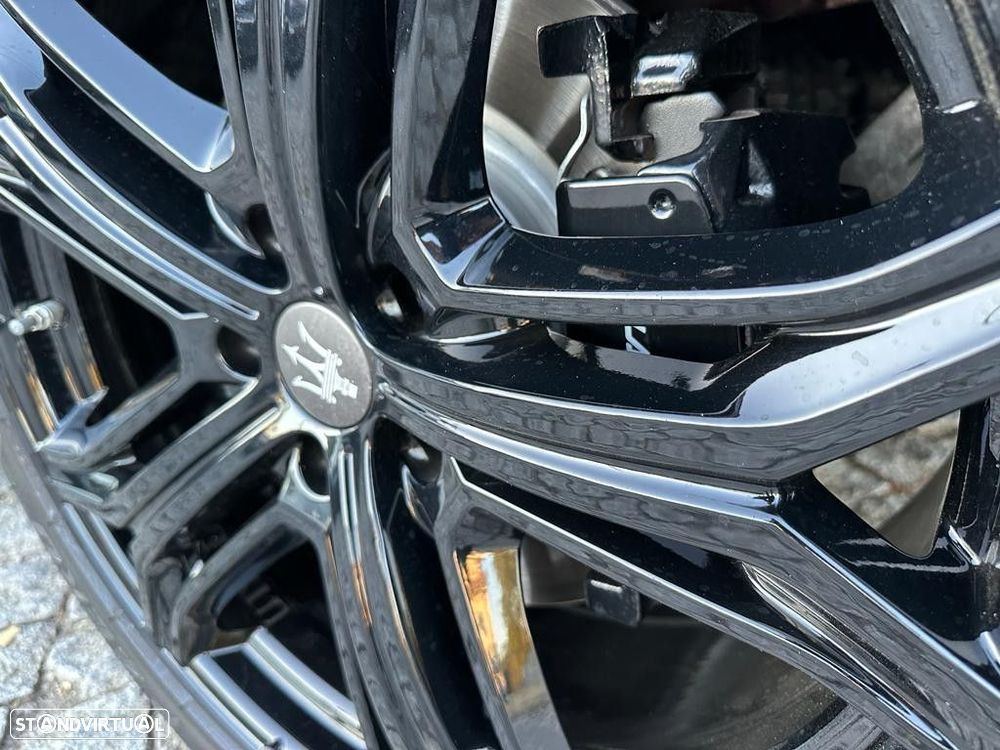 Maserati Levante 3.0 V6 - 12