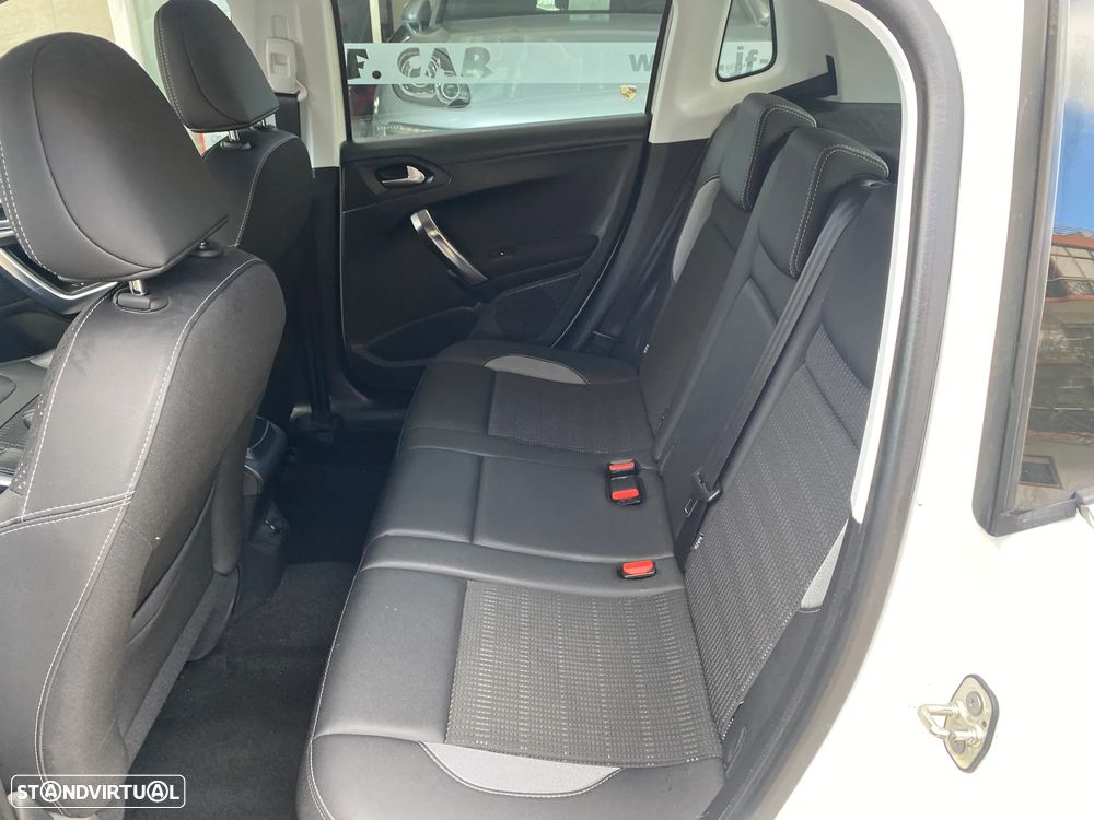 Peugeot 2008 PureTech 110 Stop&Start Allure - 38