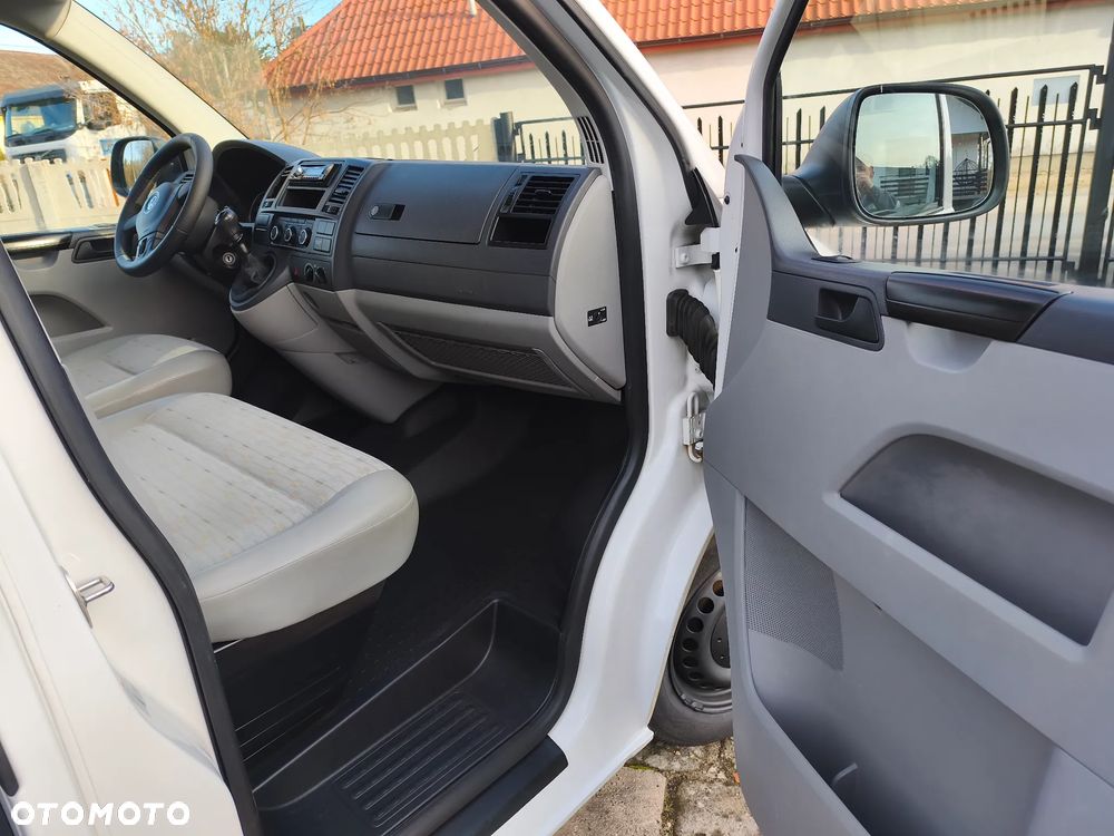 Volkswagen Transporter T5 TDI L1H1 - 11
