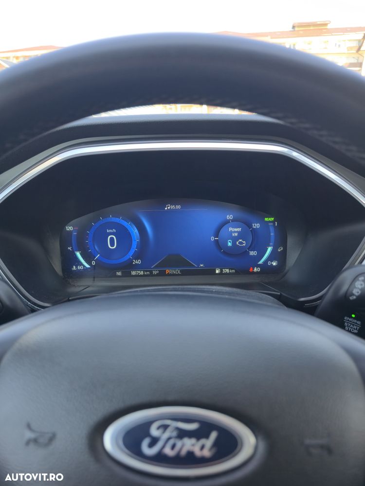 Ford Kuga - 8