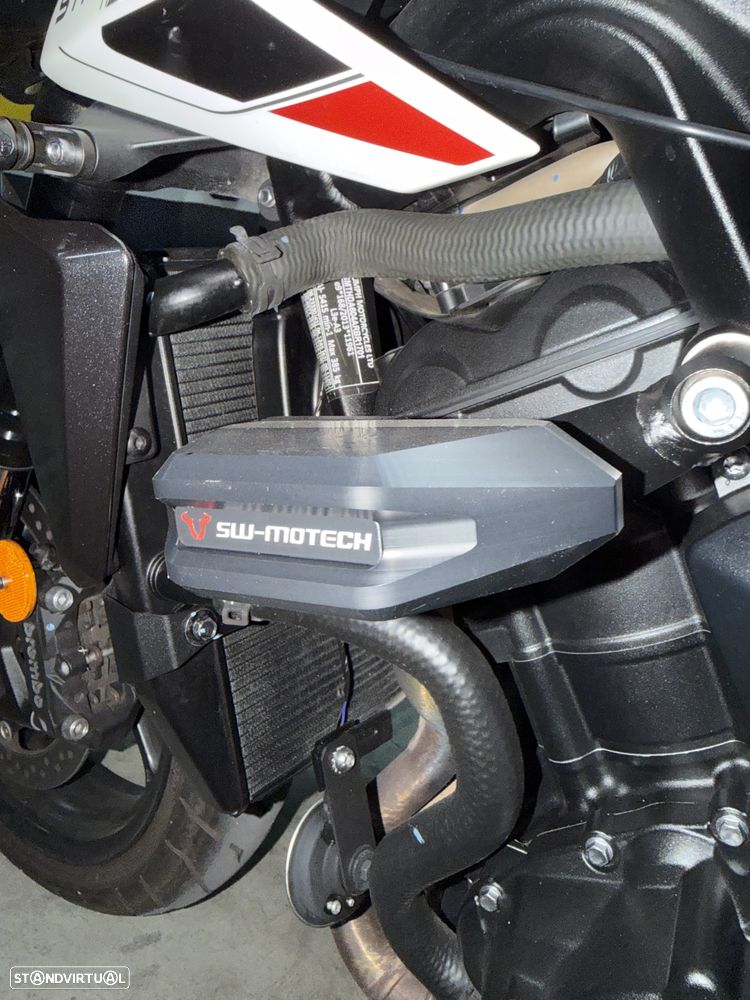 Triumph Street Triple R - 6