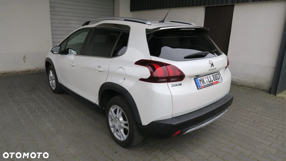 Peugeot 2008 1.2 Pure Tech Style S&S EAT6 - 7
