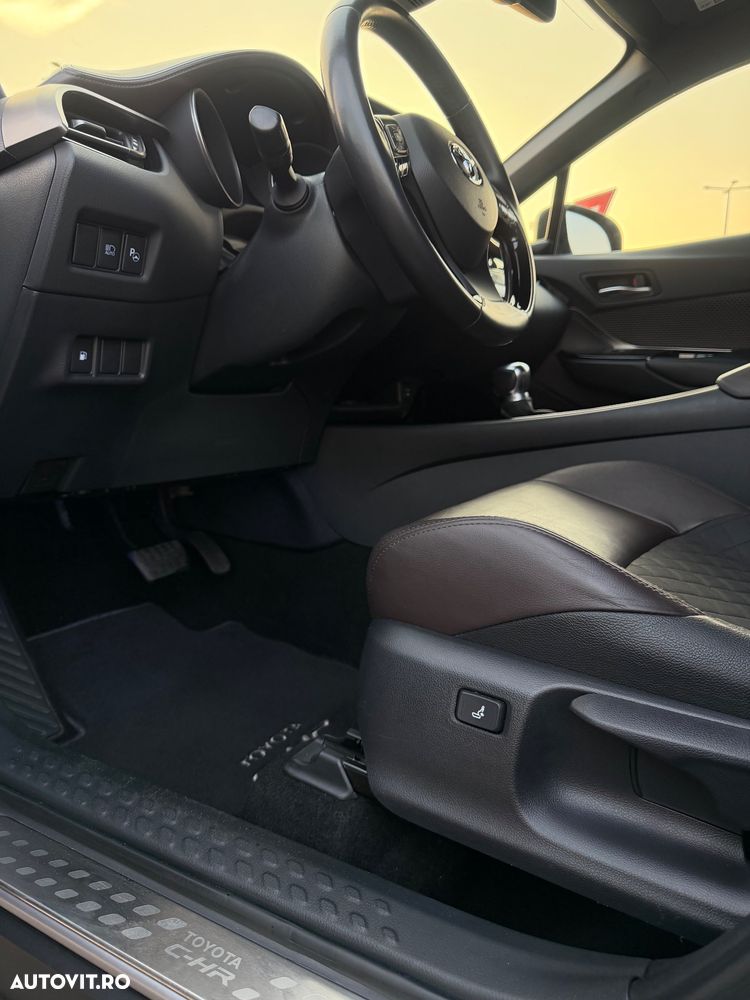 Toyota C-HR Lounge - 24