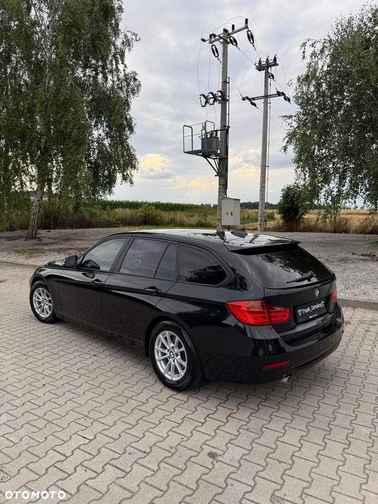 BMW Seria 3 318d DPF Touring - 4
