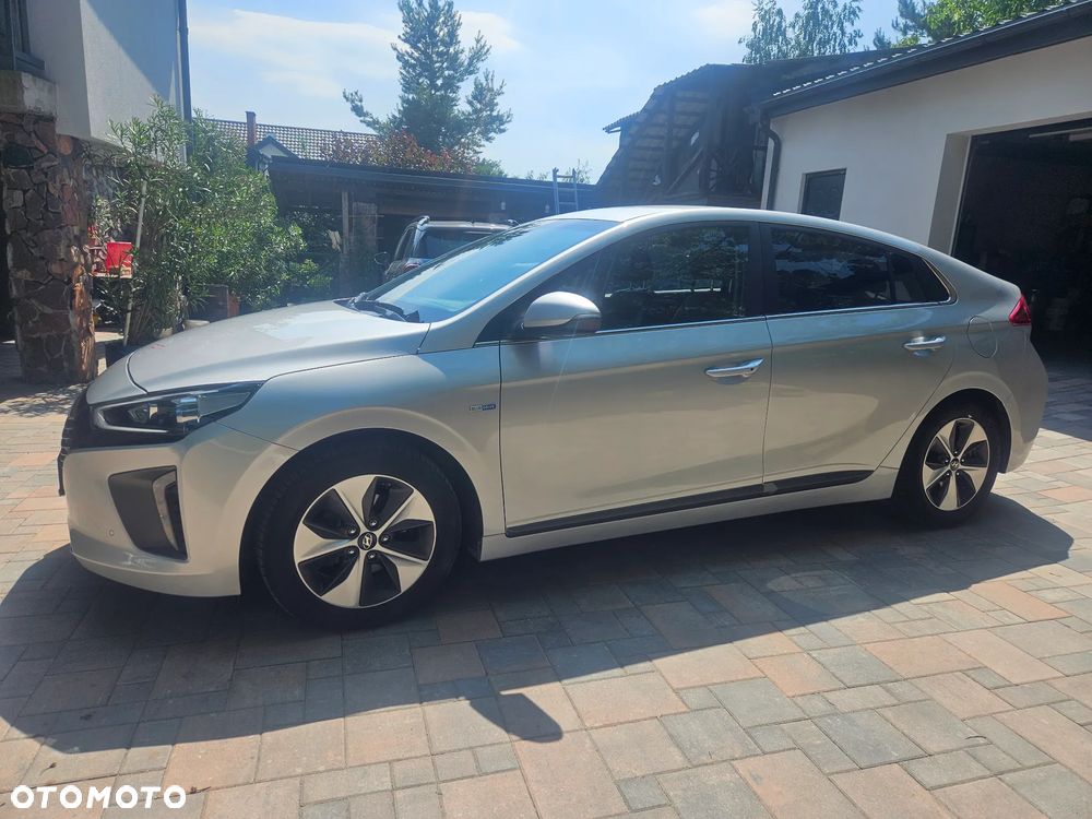 Hyundai IONIQ Hybrid Platinum - 26