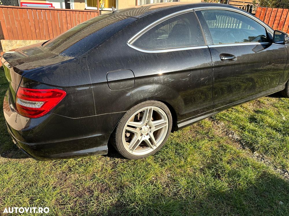 Mercedes-Benz C - 12