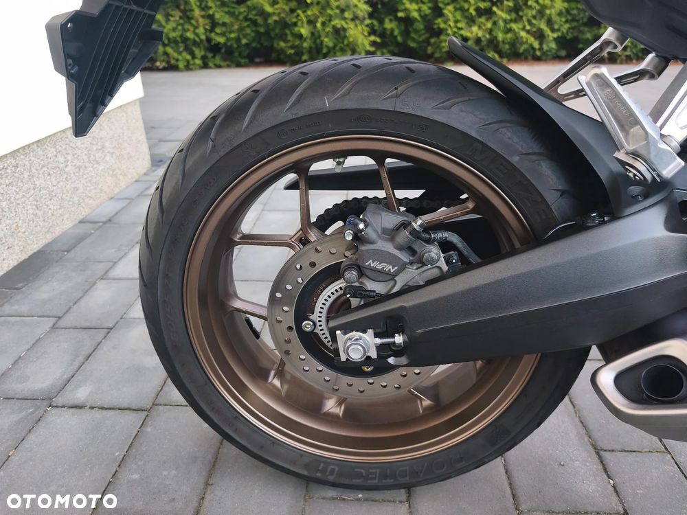 Honda CB - 16