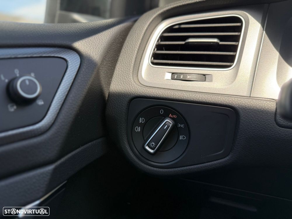 VW Golf 2.0 TDI Highline - 21