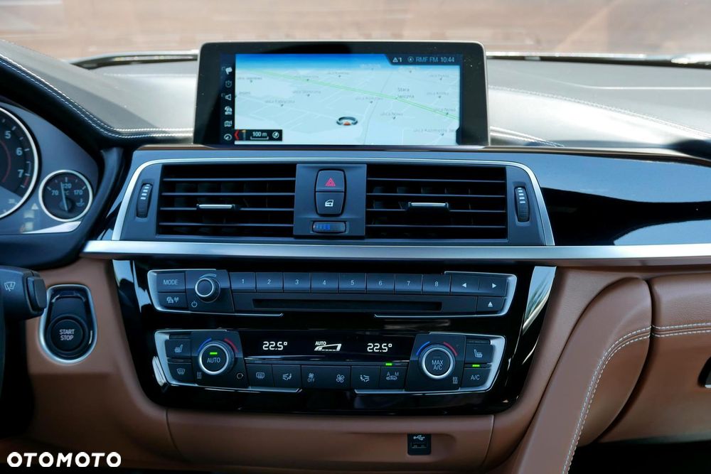 BMW Seria 3 330i M Sport - 32