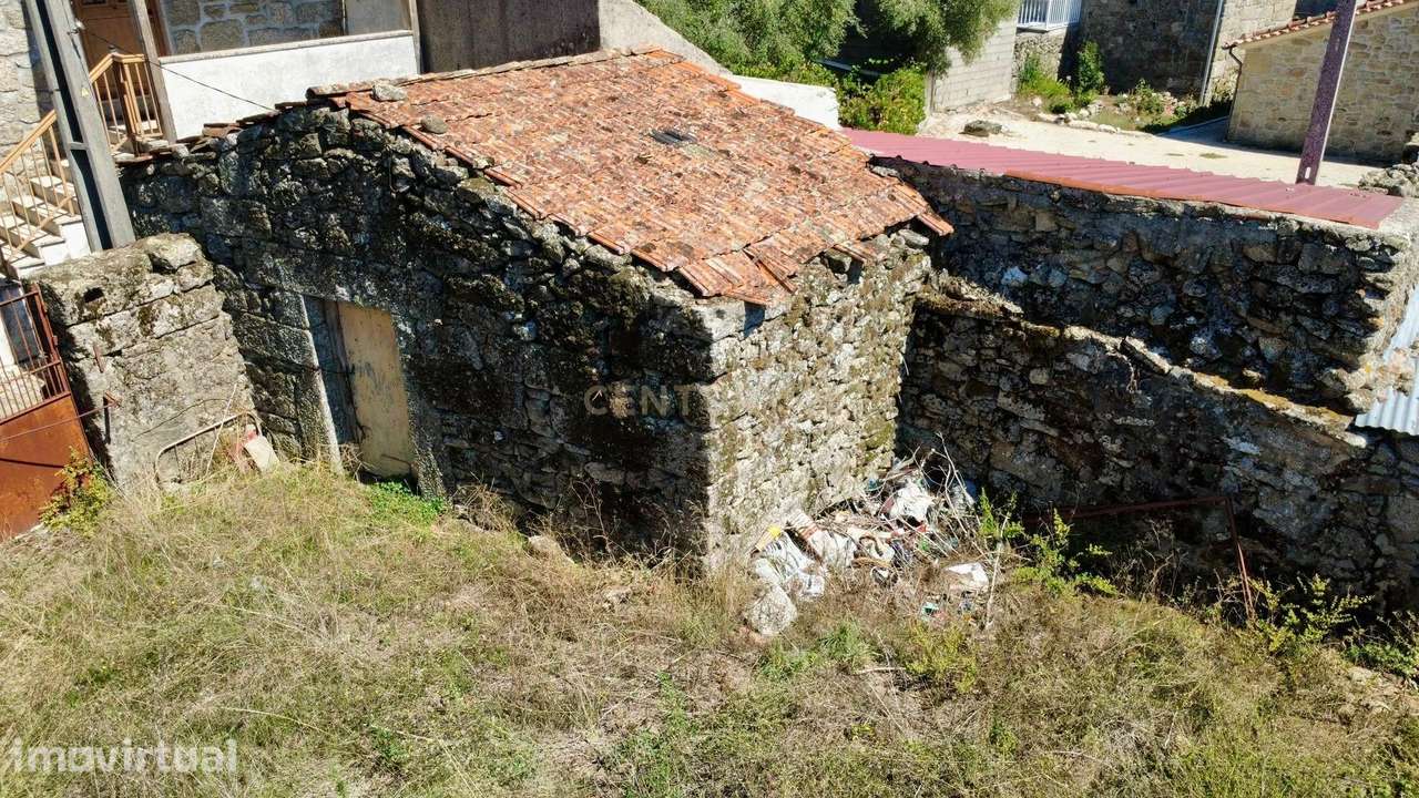 Ruína com terreno em souto de Aguiar da beira - Grande imagem: 3/8