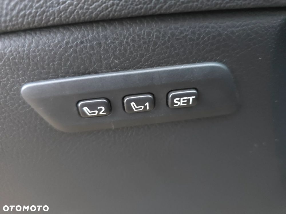 Toyota Avensis 2.0 Prestige NAVI MS - 19