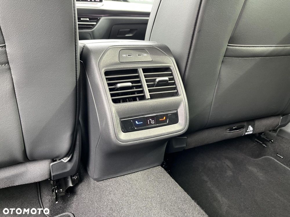 Volkswagen Passat - 30