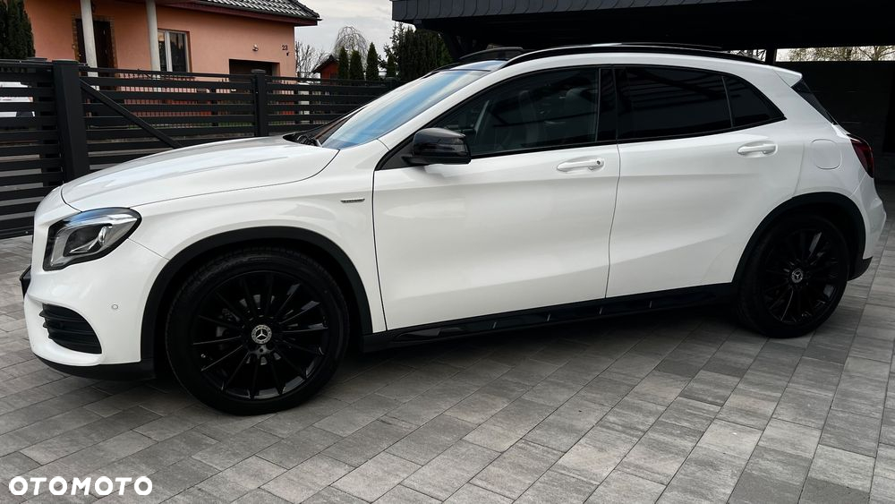 Mercedes-Benz GLA 200 7G-DCT AMG Line - 27