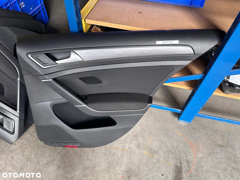 Tapicerka, boczek drzwi prawy tył VW Golf VII 7 - 1