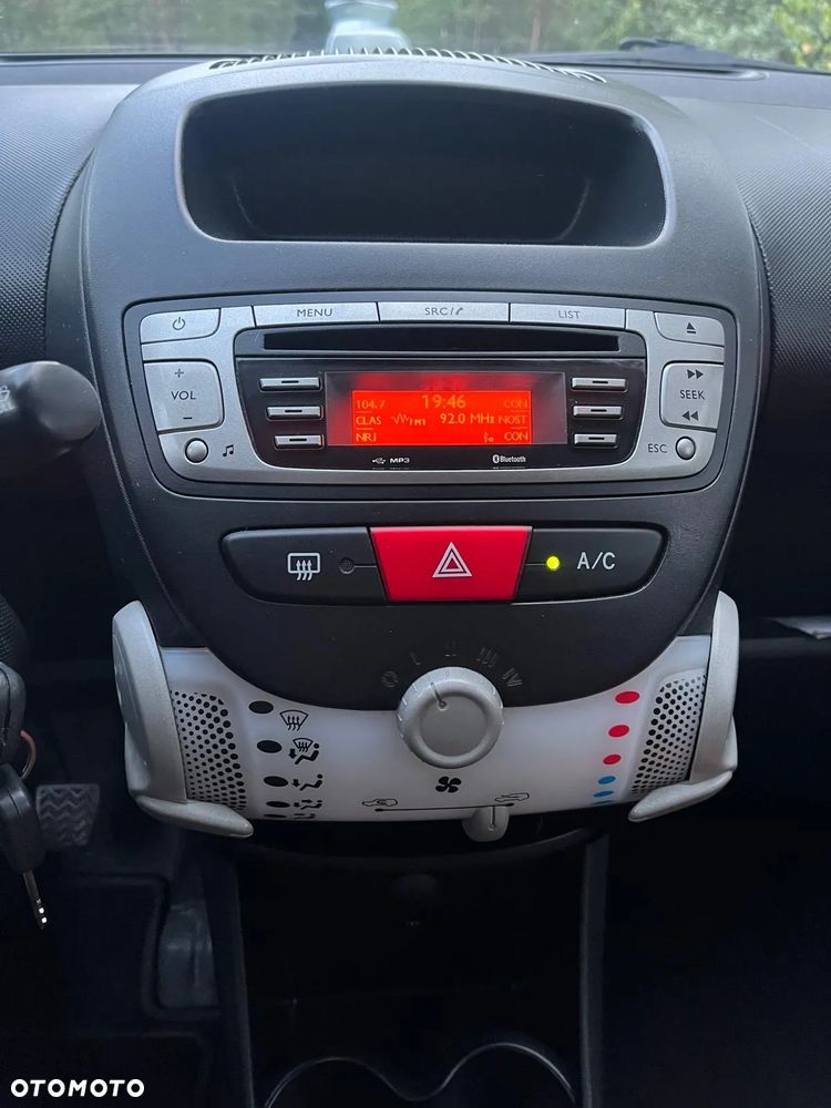 Toyota Aygo Connect - 13