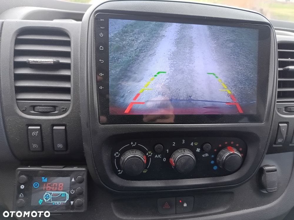 Opel Vivaro - 10