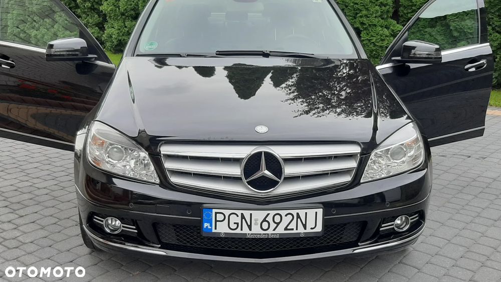 Mercedes-Benz Klasa C 180 CGI BlueEFFICIENCY Avantgarde - 16