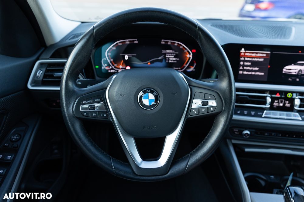 BMW Seria 3 318i AT - 7