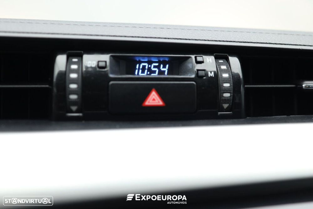 Toyota Hilux 2.4 D-4D 4WD CD CH Aut. - 16