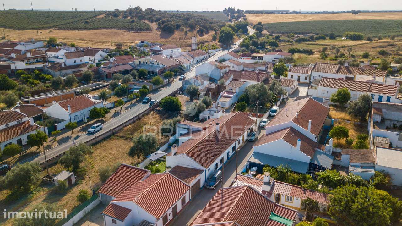Moradia T3 térrea com quintal e garagem - Grande imagem: 5/28