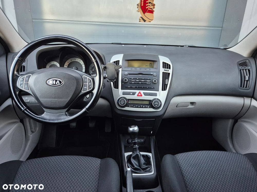 Kia Ceed 1.6 Comfort - 10