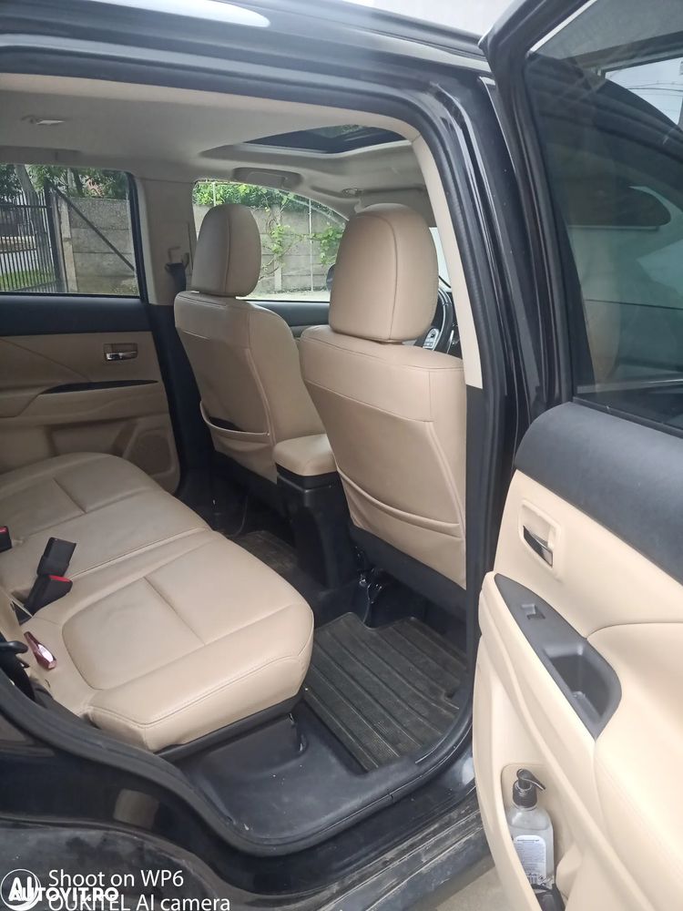 Mitsubishi Outlander 2.2 DI-D 4WD Automatik Instyle - 6