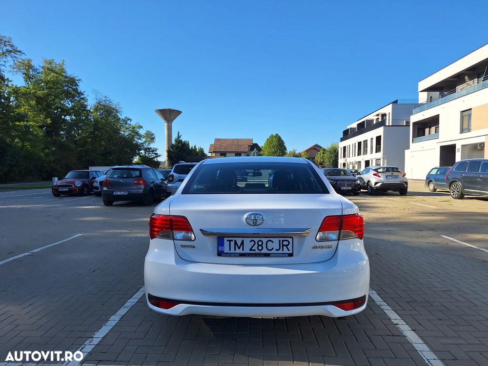 Toyota Avensis 2.0 D-4D Executive - 5