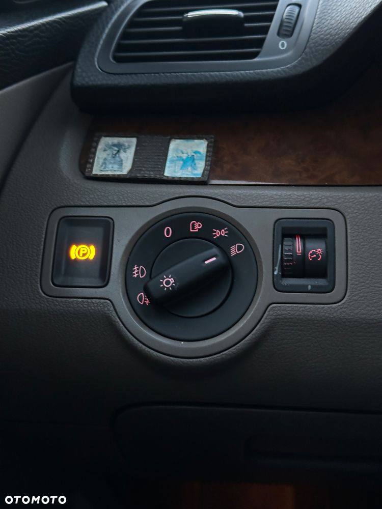 Volkswagen Passat 2.0 TDI Comfortline - 28