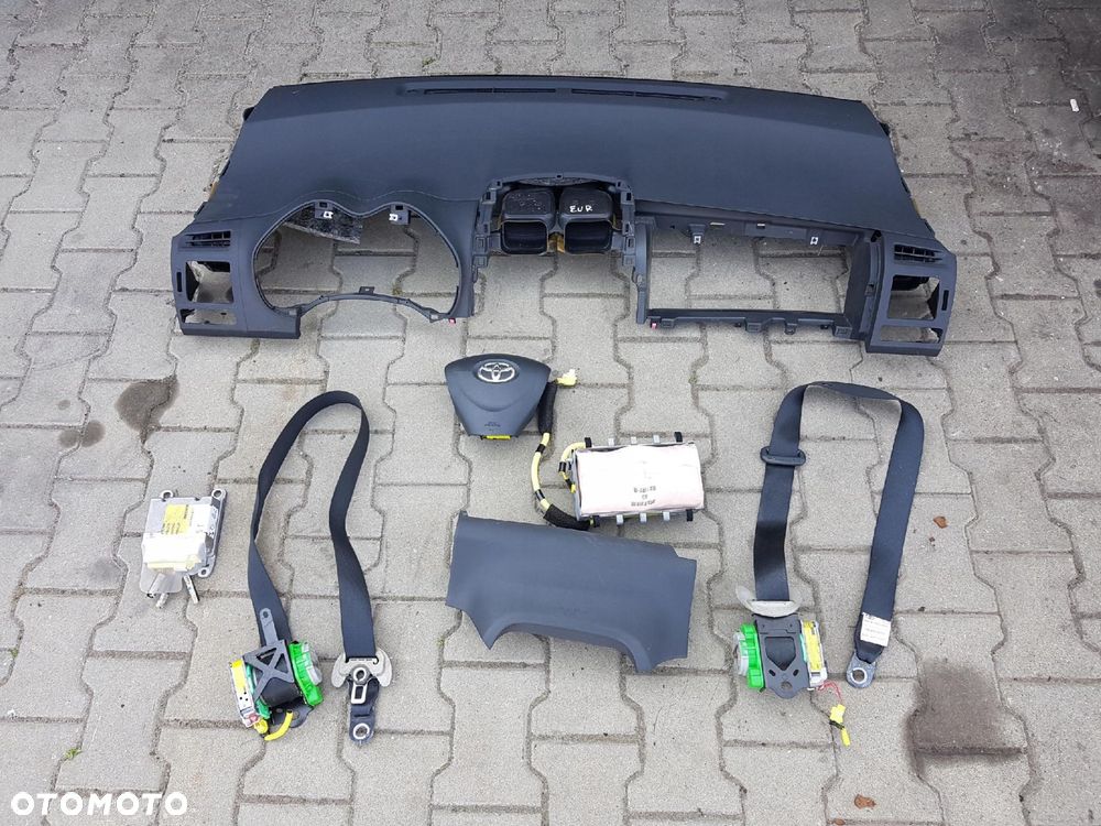 TOYOTA AURIS I 06-09r DESKA KONSOLA PASY PODUSZKI AIRBAG KPL