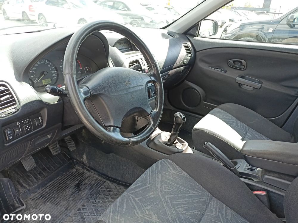 Mitsubishi Carisma - 7