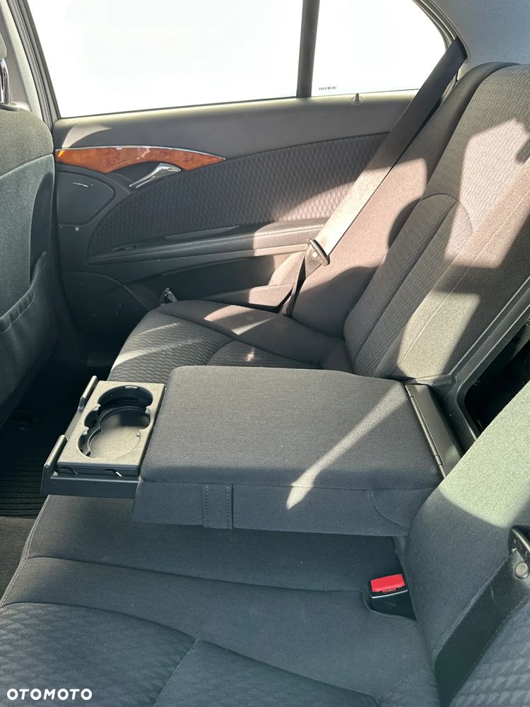 Mercedes-Benz Klasa E 320 4-Matic T Elegance - 10