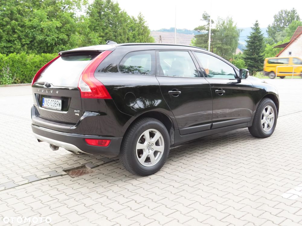 Volvo XC 60 2.4D Momentum - 5