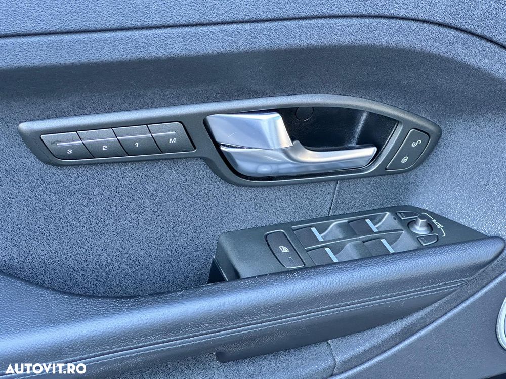 Land Rover Range Rover Evoque - 25