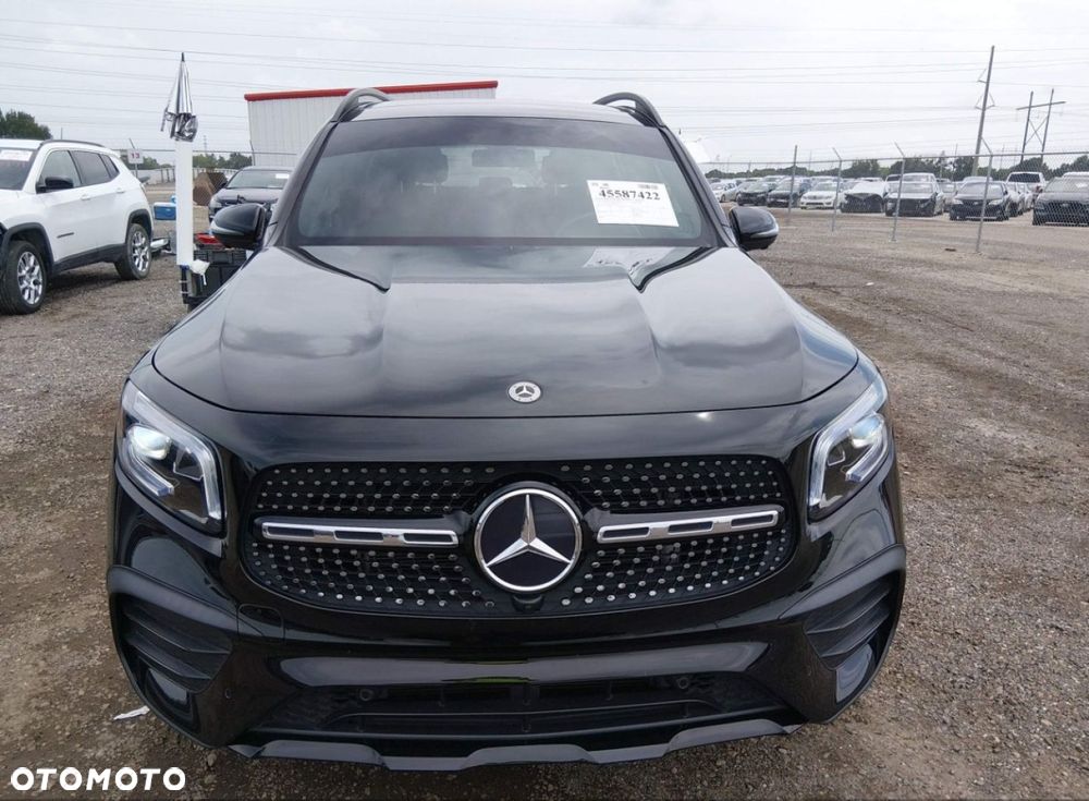 Mercedes-Benz GLB - 2