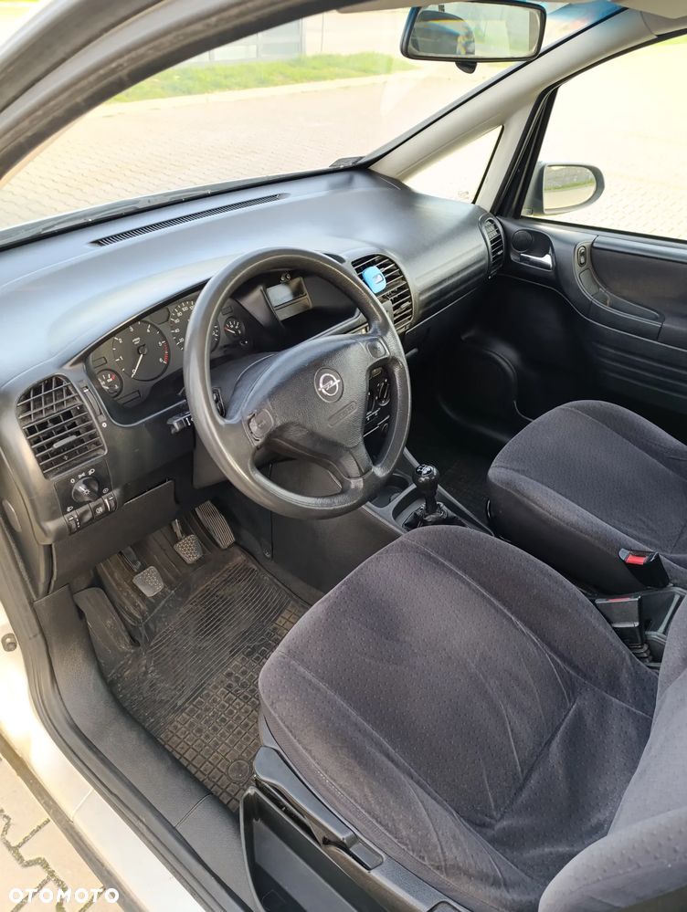 Opel Zafira 2.0 DTI - 9