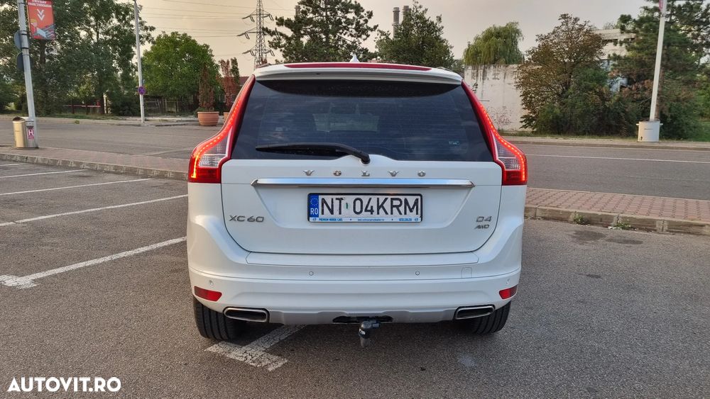 Volvo XC 60 D4 AWD Momentum - 4