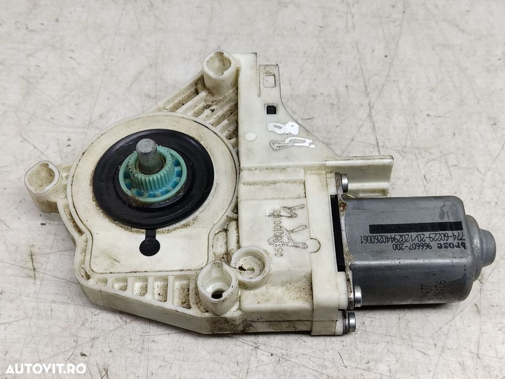 Motoras geam dreapta spate 8k0959812a Audi Q3 8U [2011 - 2014] - 1