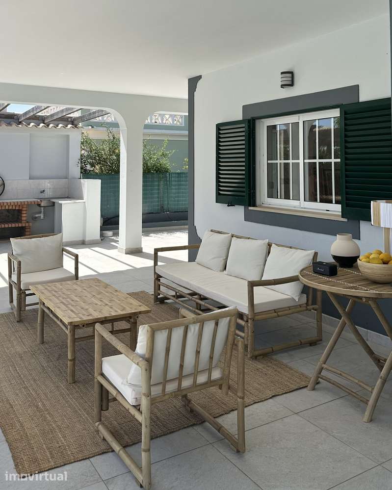 Villa Exclusiva V5 com Piscina, Jacuzzi e Amplo Jardim - Grande imagem: 4/56