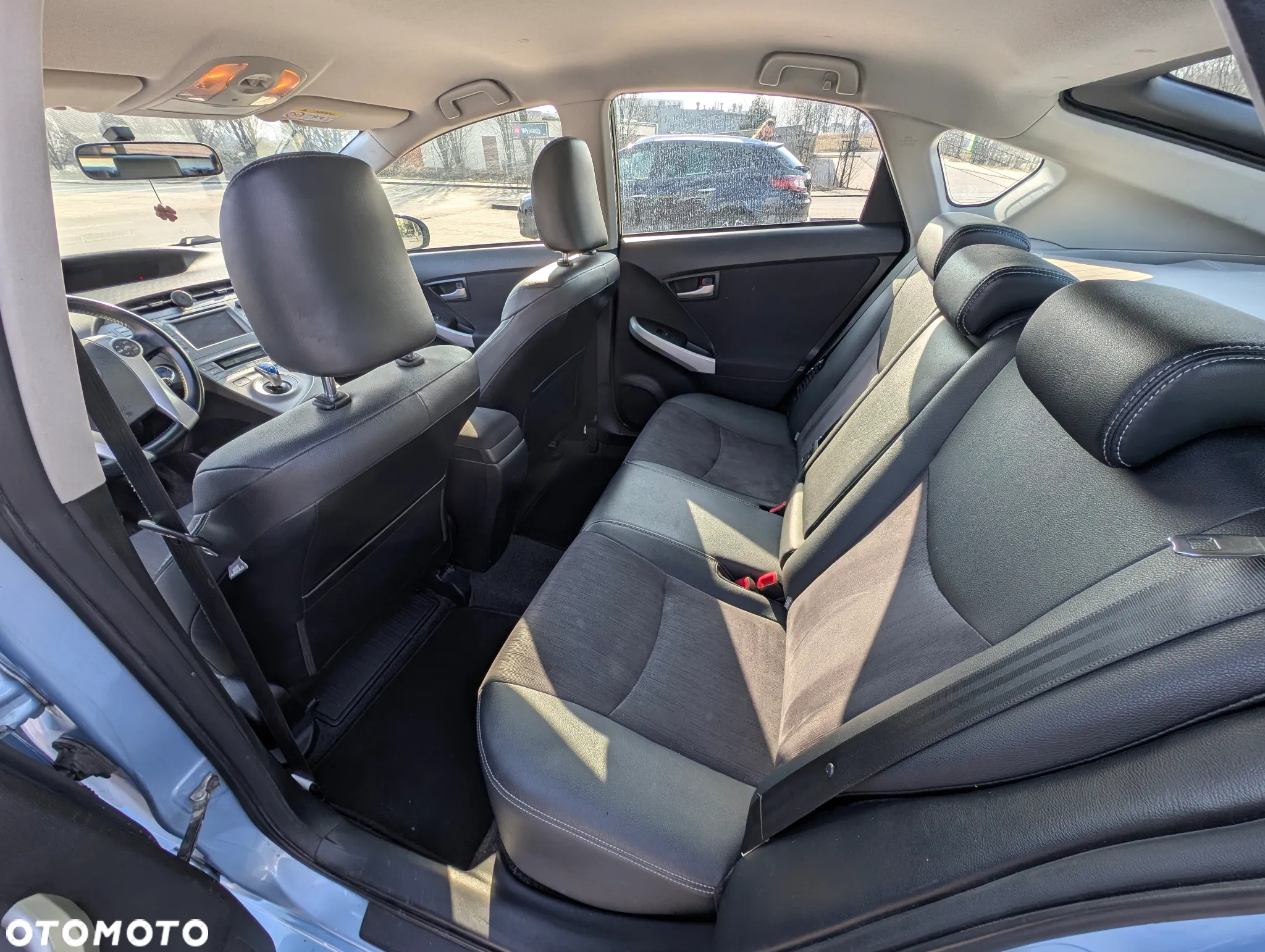 Toyota Prius Plug-in 1.8 HSD Prestige - 6