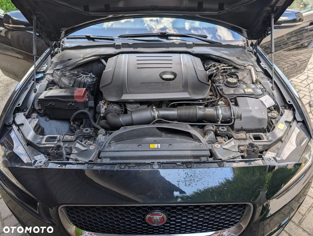 Jaguar XE 20d Prestige - 14
