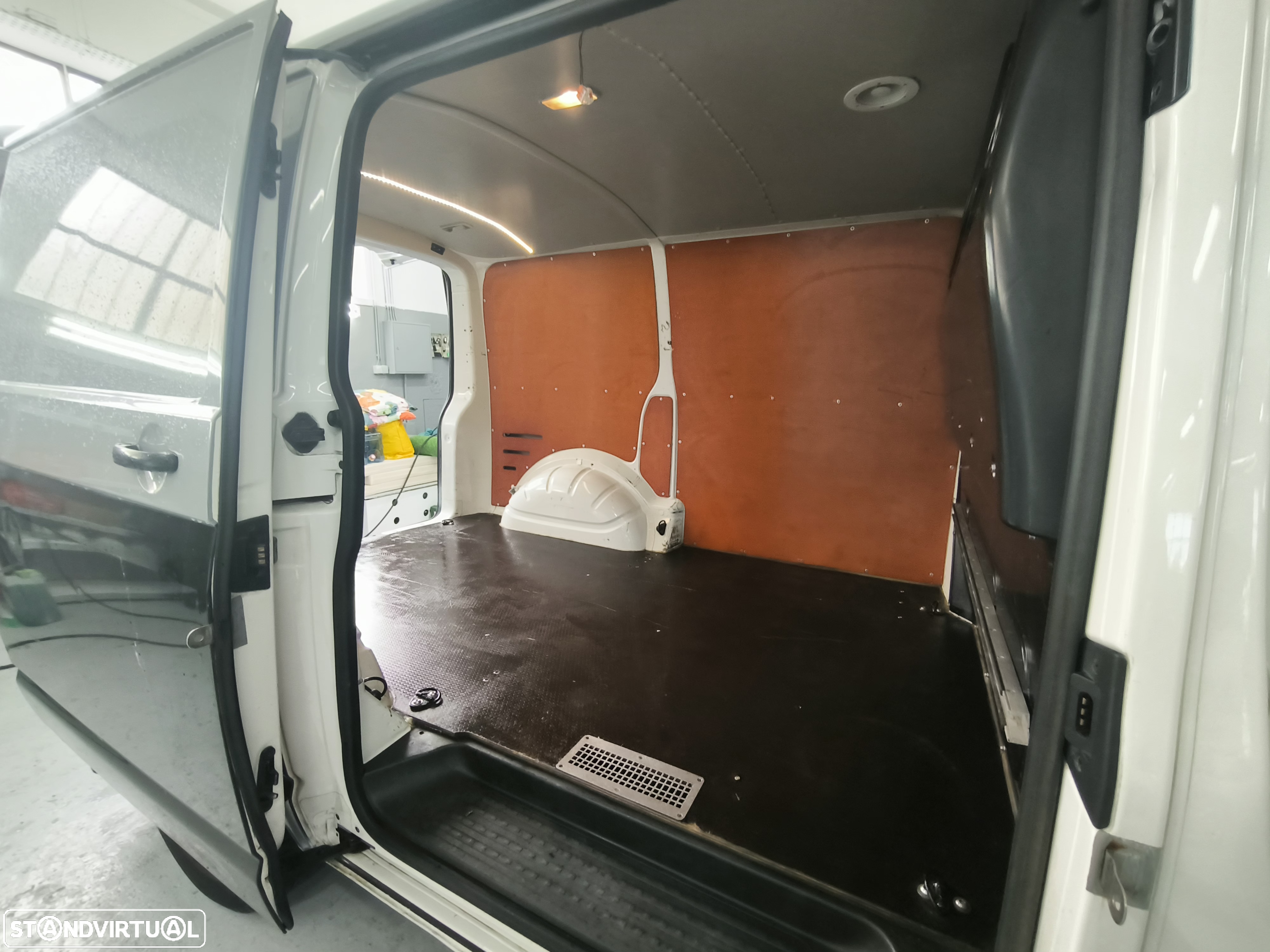 VW Transporter T5 TDI - 13