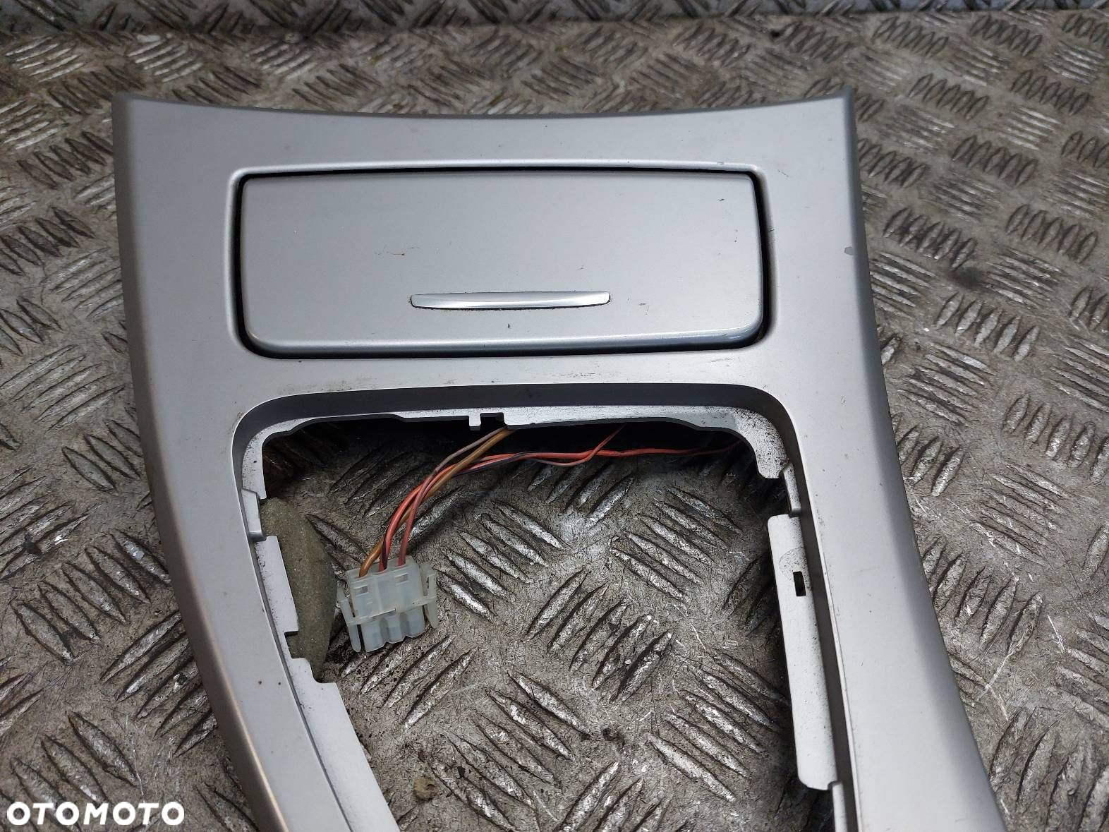 RAMKA KONSOLI ŚRODKOWA BMW E90 E91 7078571 7118034 - 3