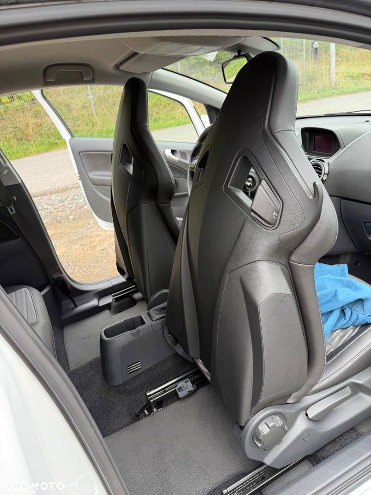 Opel Corsa 1.6 Turbo OPC - 22