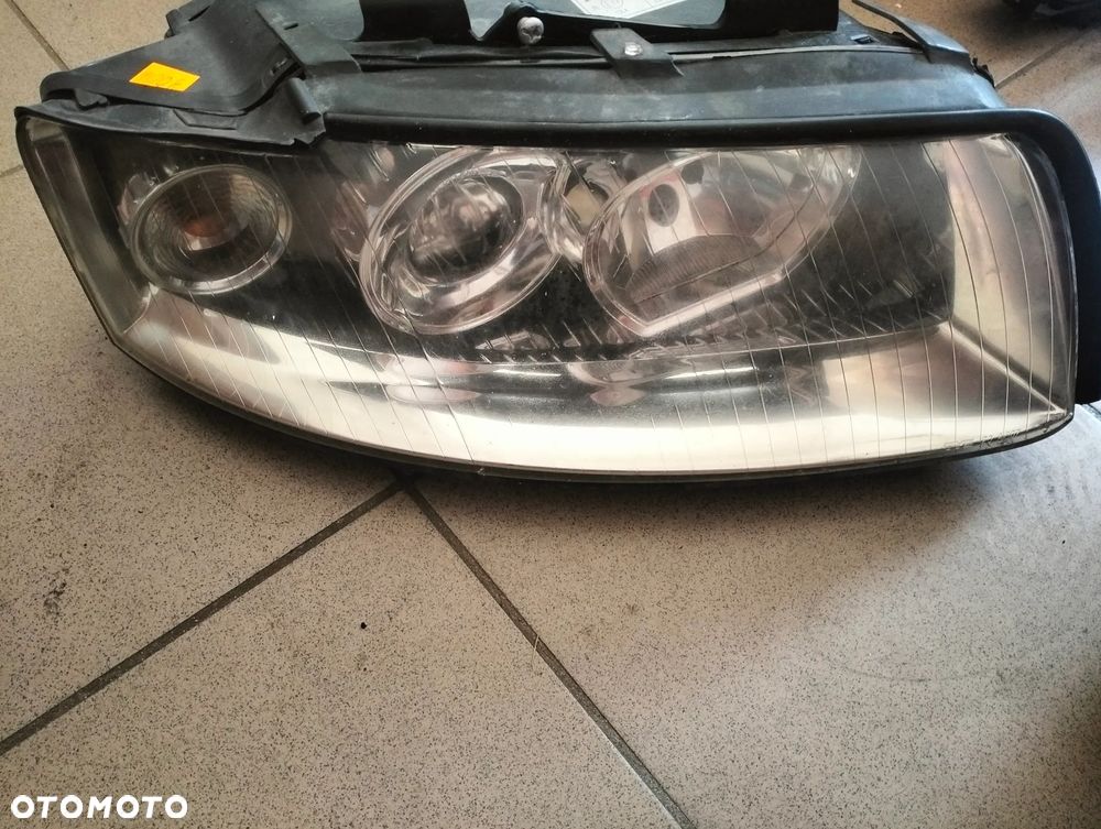 LAMPA PRZÓD PRAWA AUDI A4 B6 - 1