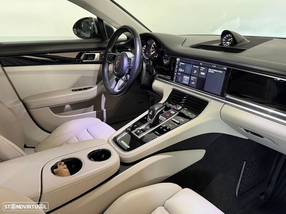 Porsche Panamera 4 E-Hybrid Executive - 26