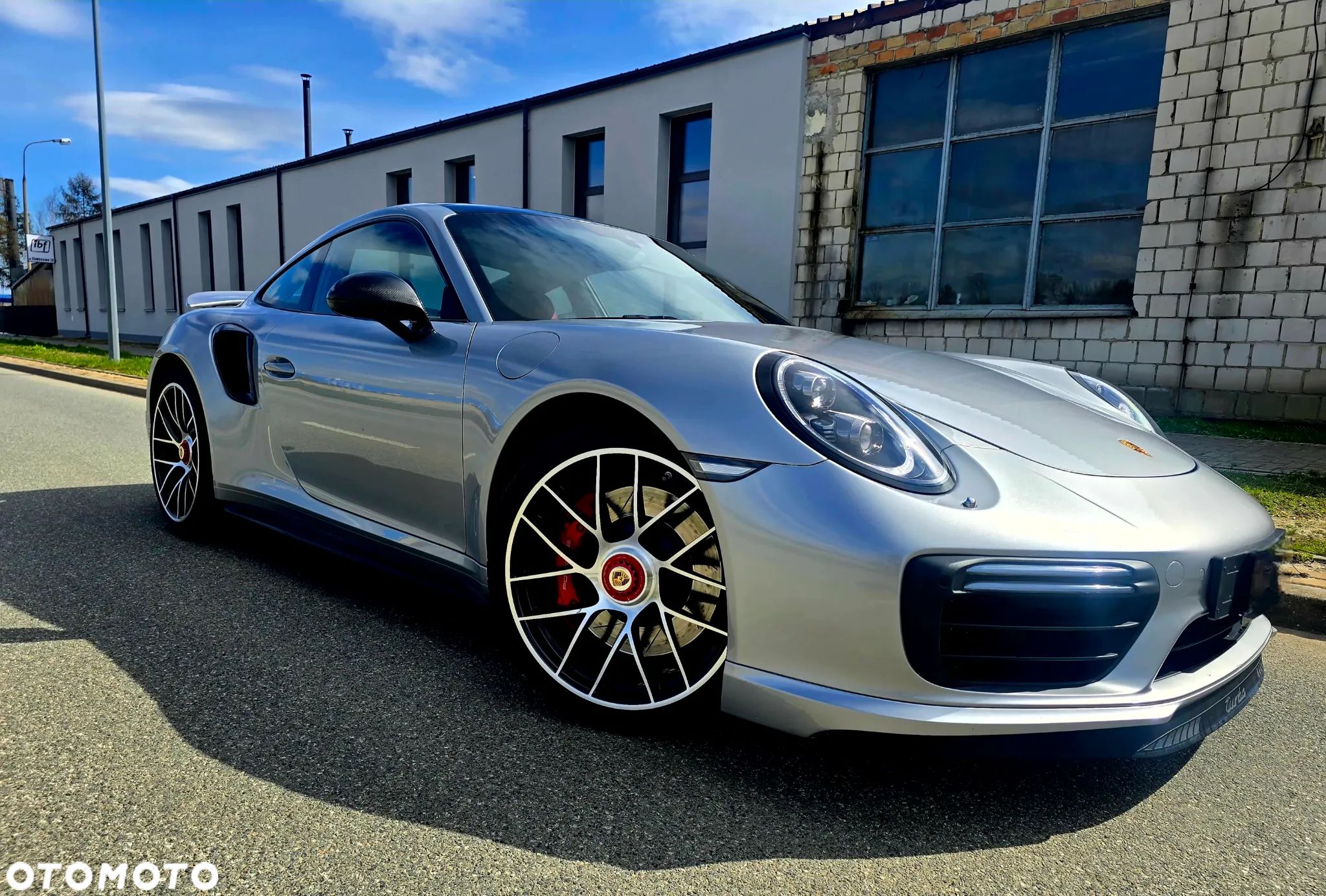 Porsche 911 Turbo - 1