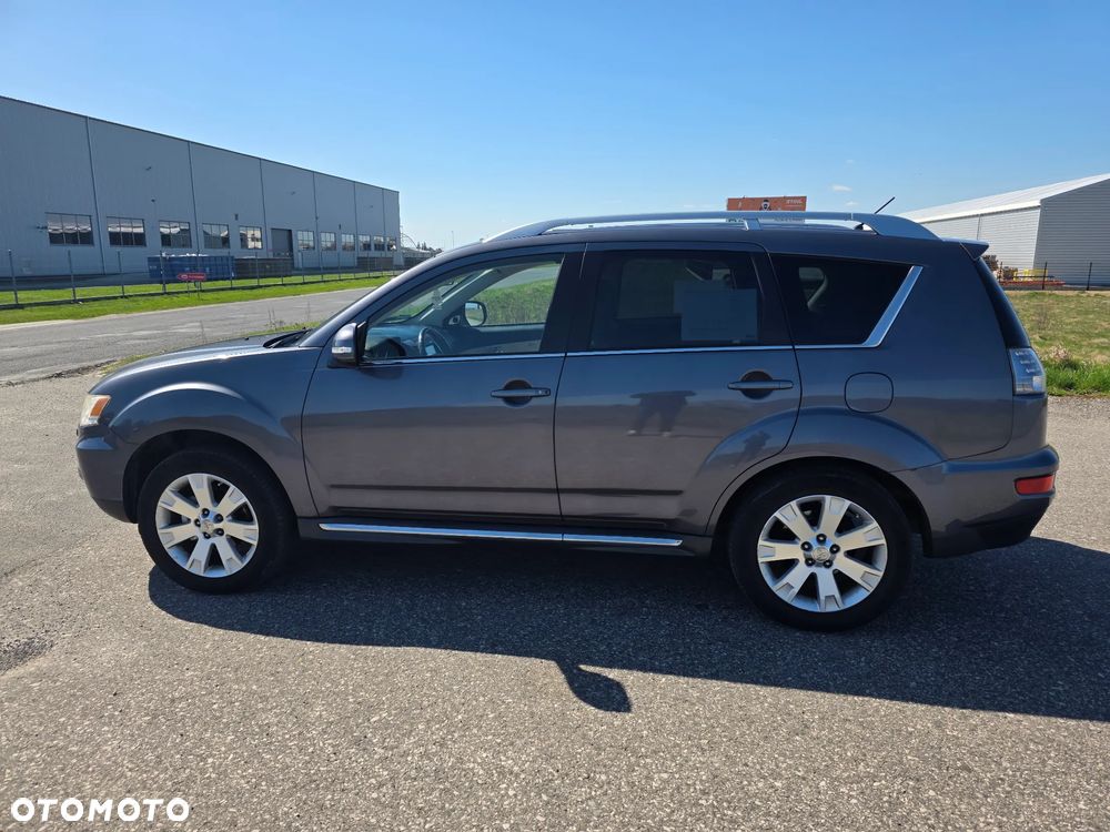 Mitsubishi Outlander - 3