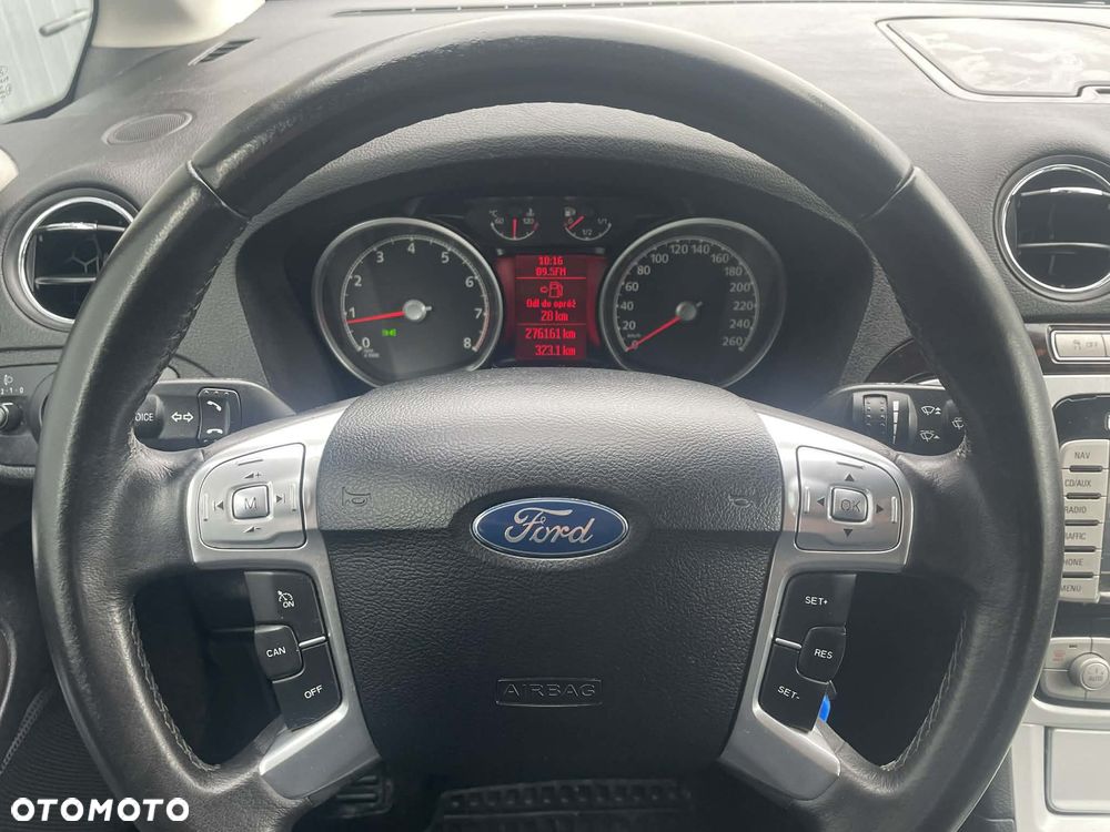Ford Galaxy 2.0 Ghia - 19